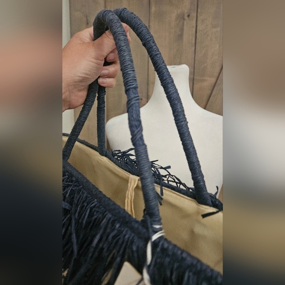 MUDPIE Fringe Straw Tote Navy Stripe. NWT - Picture 14 of 16